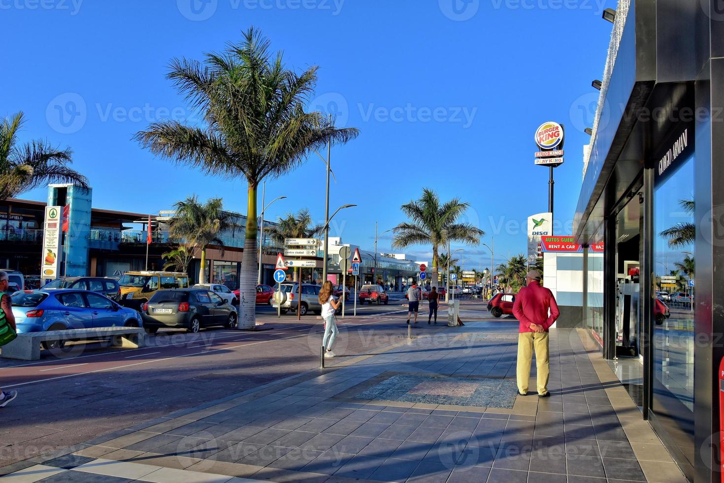 ciudad de corralejo en el Español canario isla fuerteventura en un calentar fiesta día foto