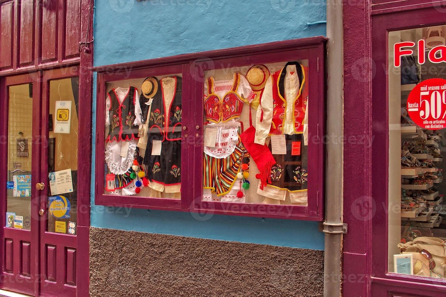 sitio paisajes con antiguo histórico viviendas y calles en el ex capital de el Español canario isla tenerife foto