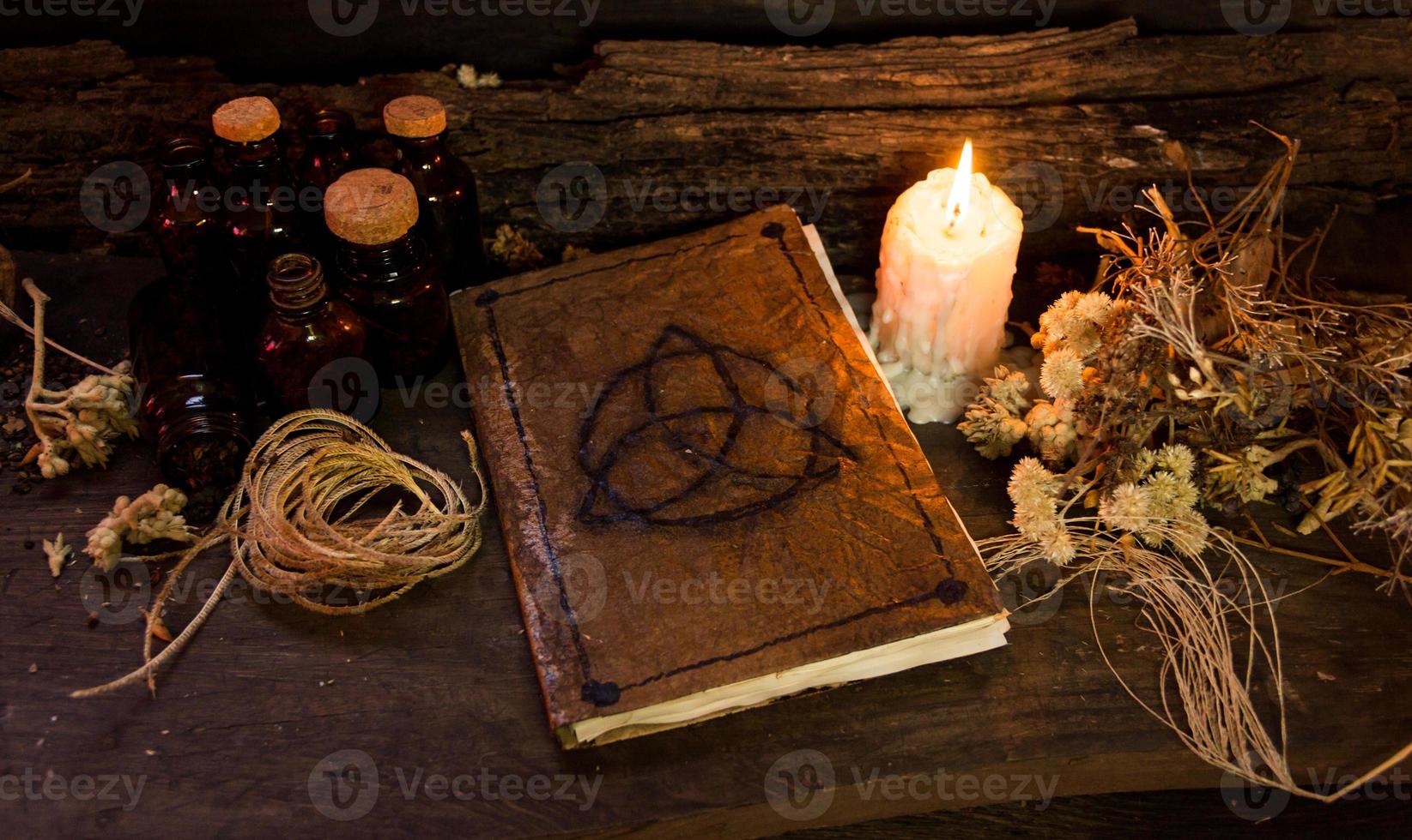 conjunto de objetos símbolos de esotérico rituales foto