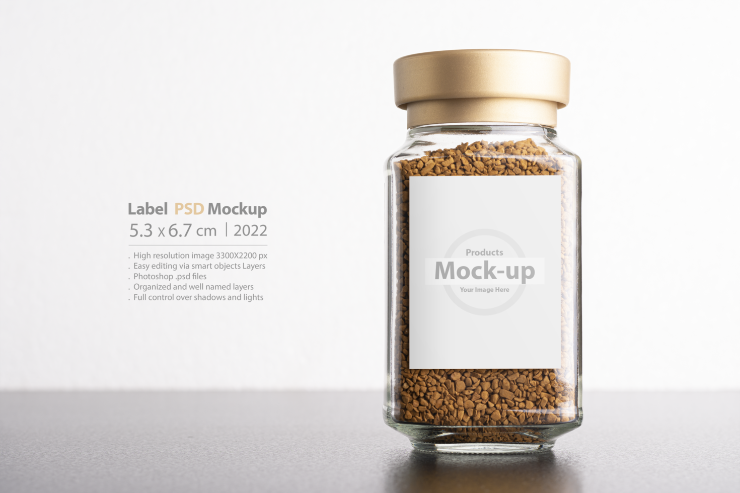 Instant coffee in a glass jar with blank label isolated on white background psd