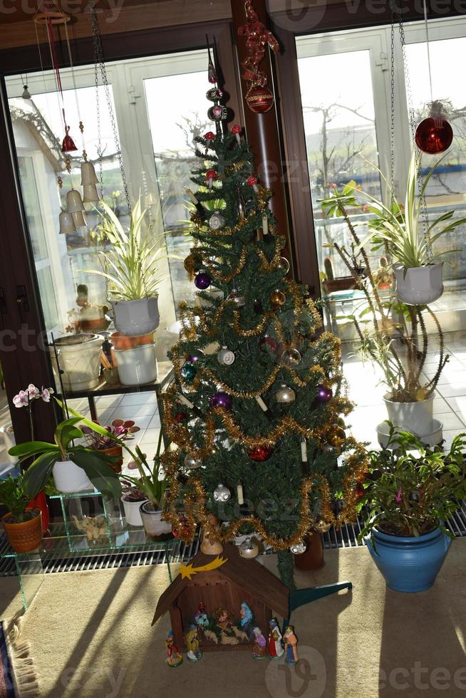 Navidad árbol con Clásico decoración foto
