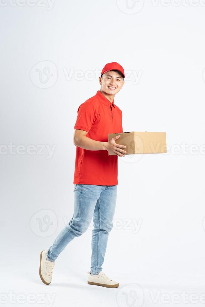 retrato de asiático entrega hombre en blanco antecedentes foto