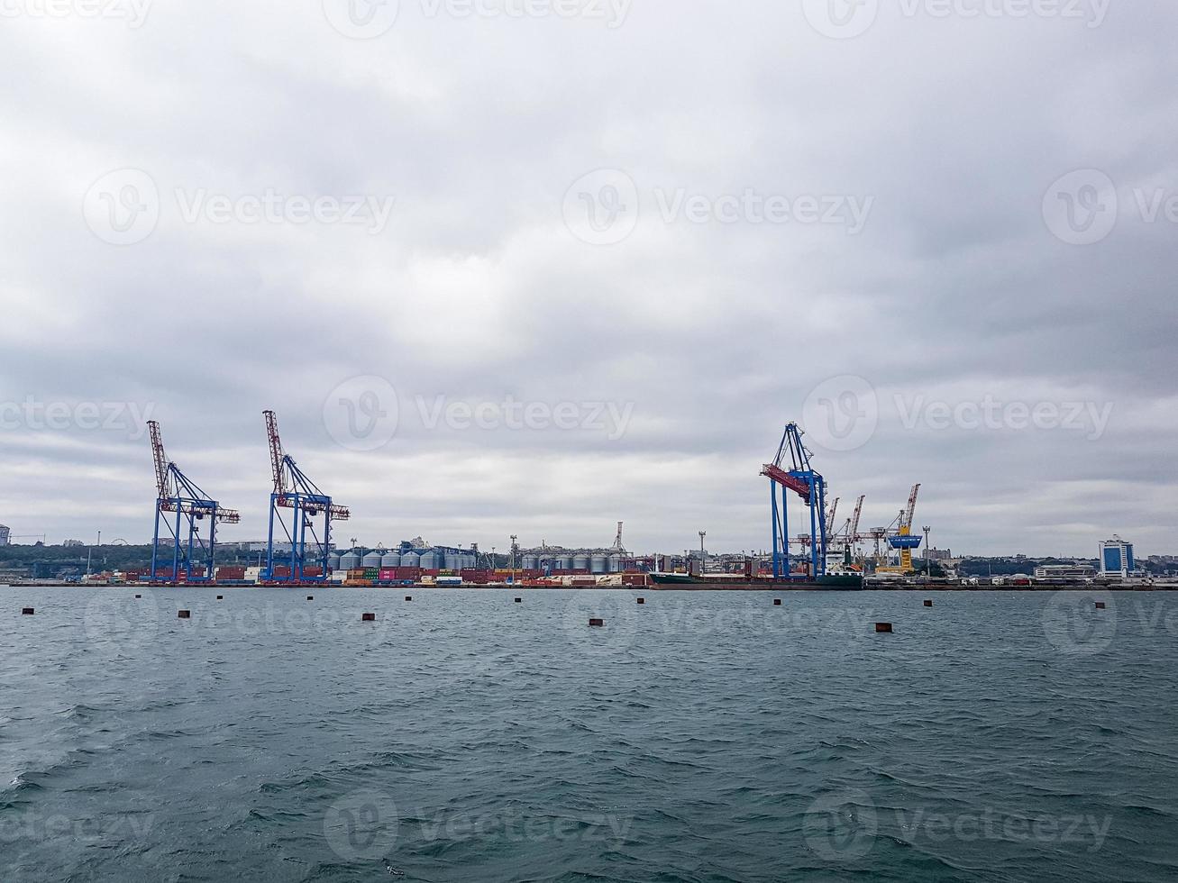 paisaje disparo de un industrial Puerto ciudad foto