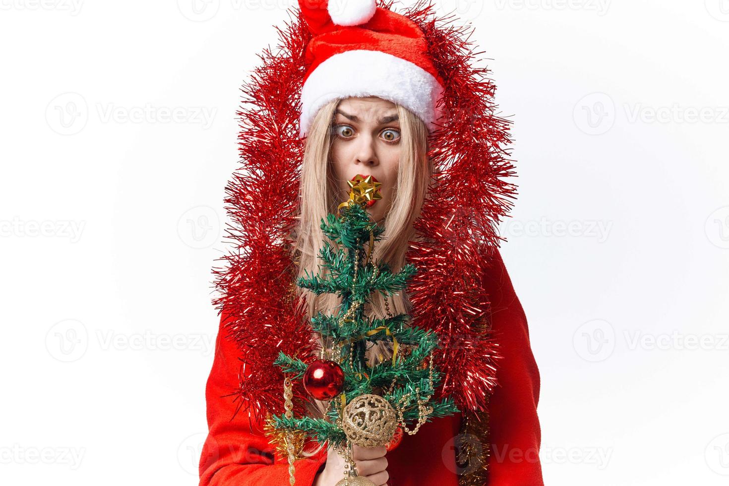 alegre mujer vestido como Papa Noel fiesta Navidad decoraciones foto