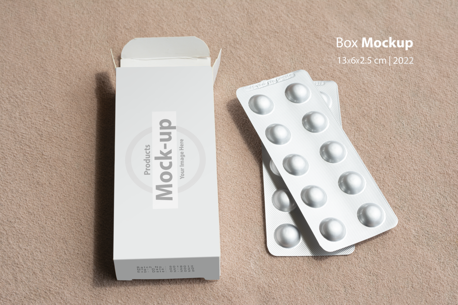 Pillbox with loafs of tablets psd