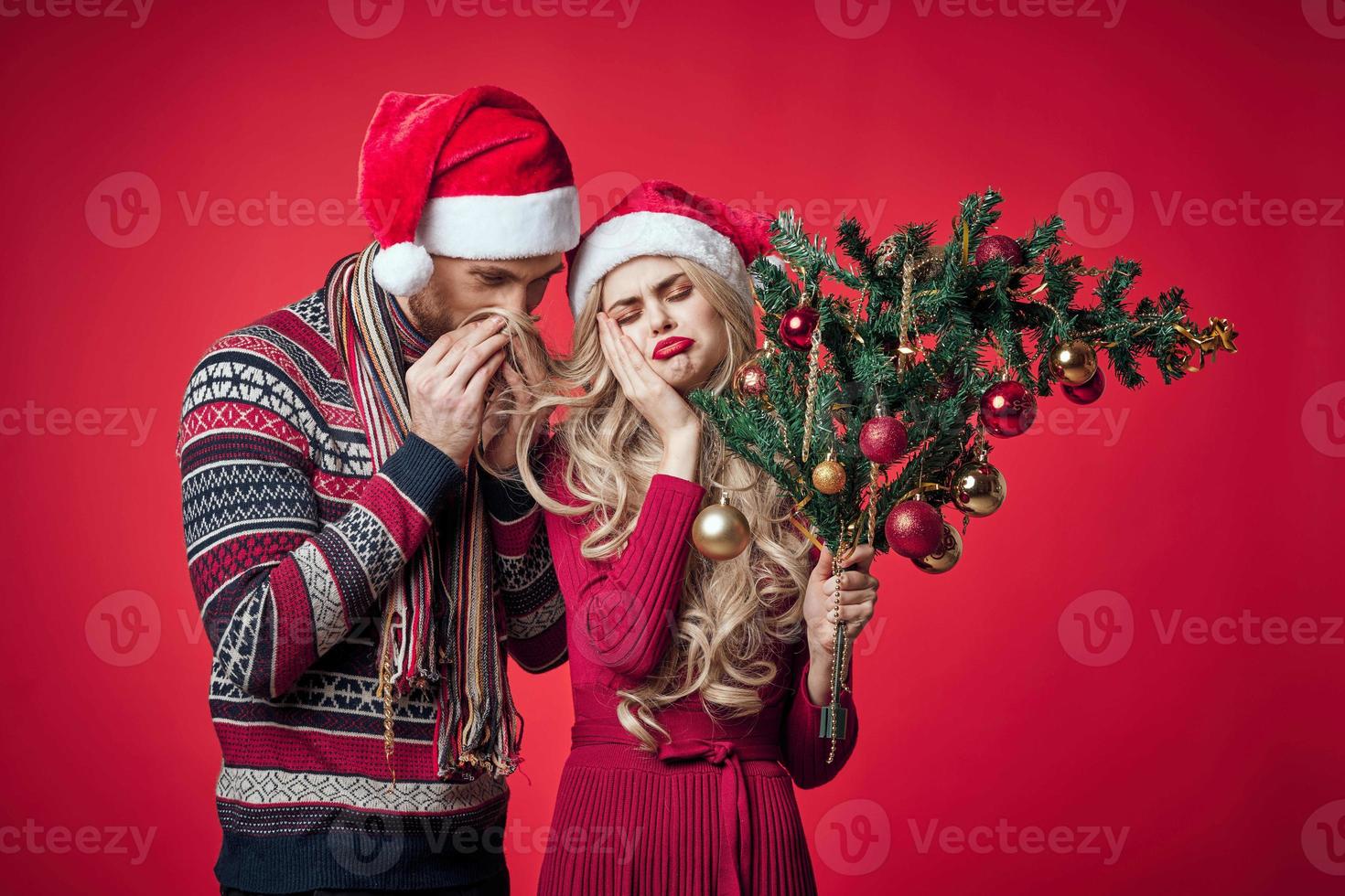 hombre y mujer fiesta Navidad emociones romance decoración foto