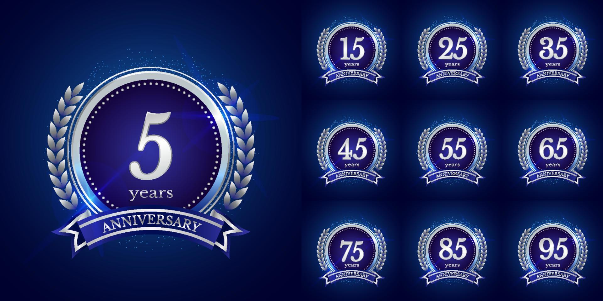 aniversario número logotipo etiqueta Insignia modelo. prima aniversario celebracion emblema señales diseño png para compañía, folleto, folleto, revista, folleto, web, invitación o saludo tarjeta vector