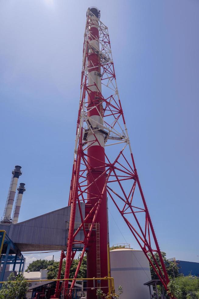 paisaje foto de Chimenea y apilar de combinar ciclo poder planta proyecto. el foto es adecuado a utilizar para industria antecedentes fotografía, poder planta póster y electricidad contenido medios de comunicación.