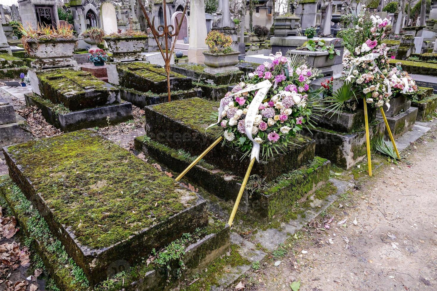 Cemetery in Paris photo