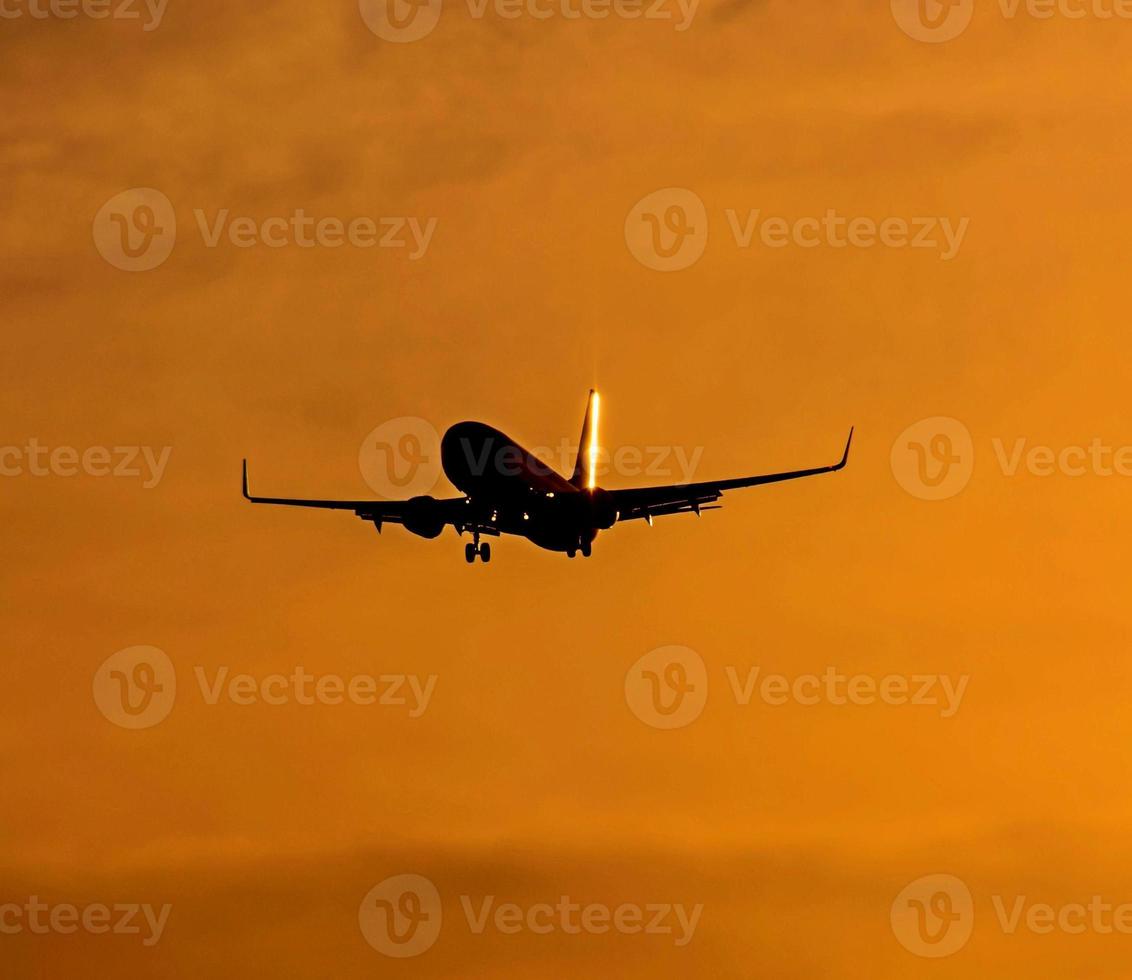 un avión volador foto