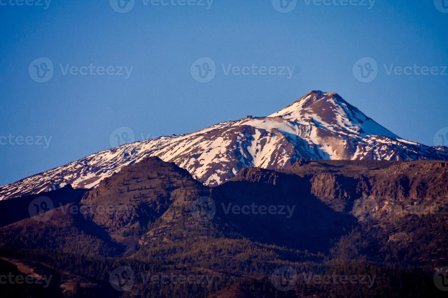 paisaje escénico de montaña foto