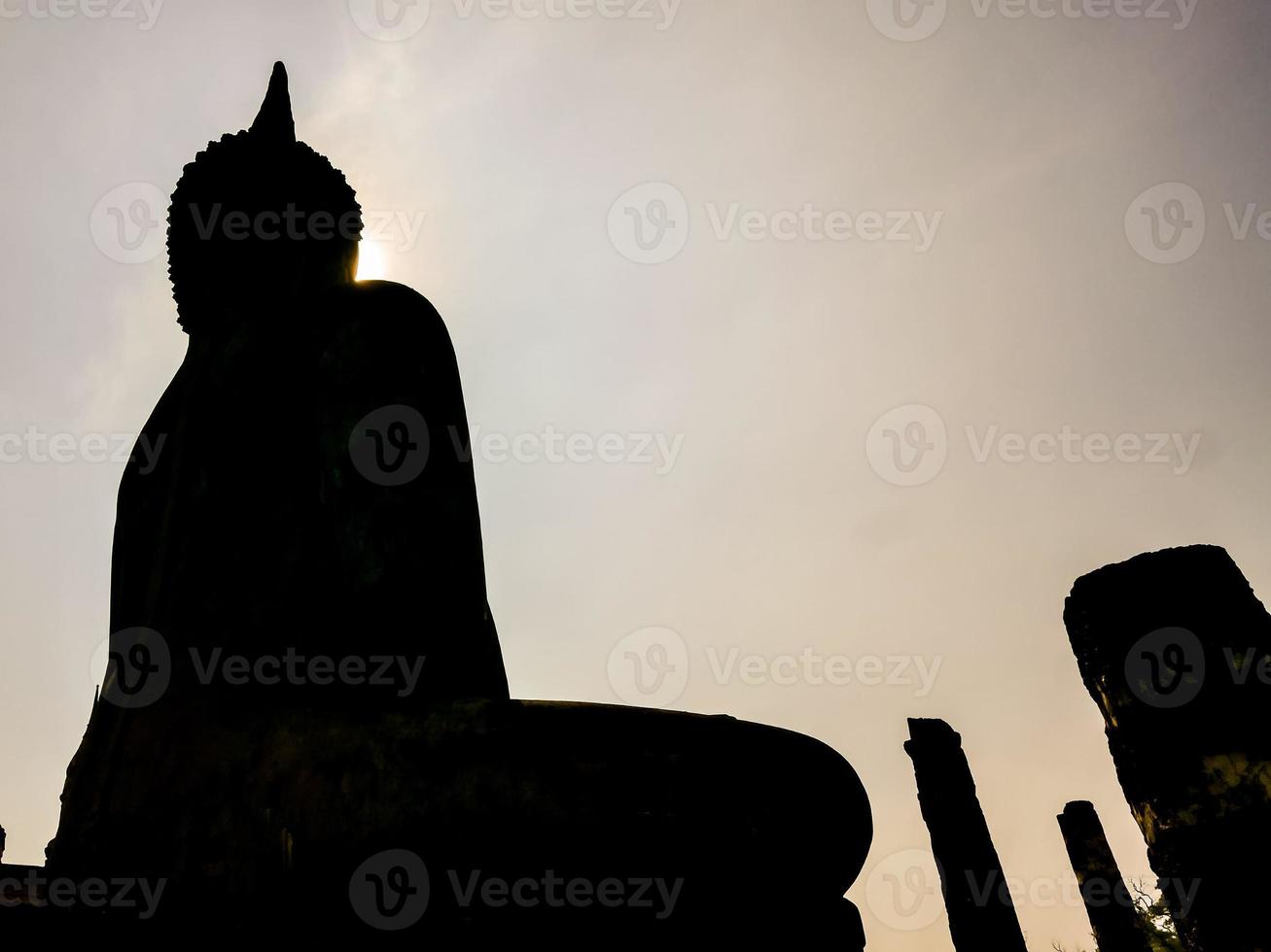 Temple architecture and statues photo