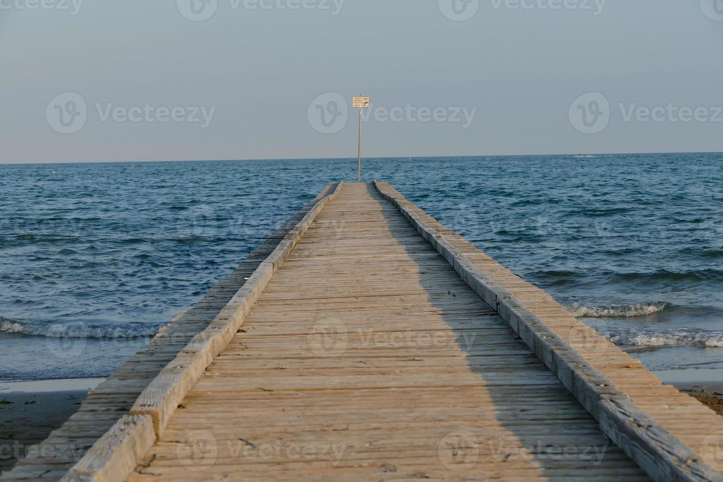 un de madera muelle foto