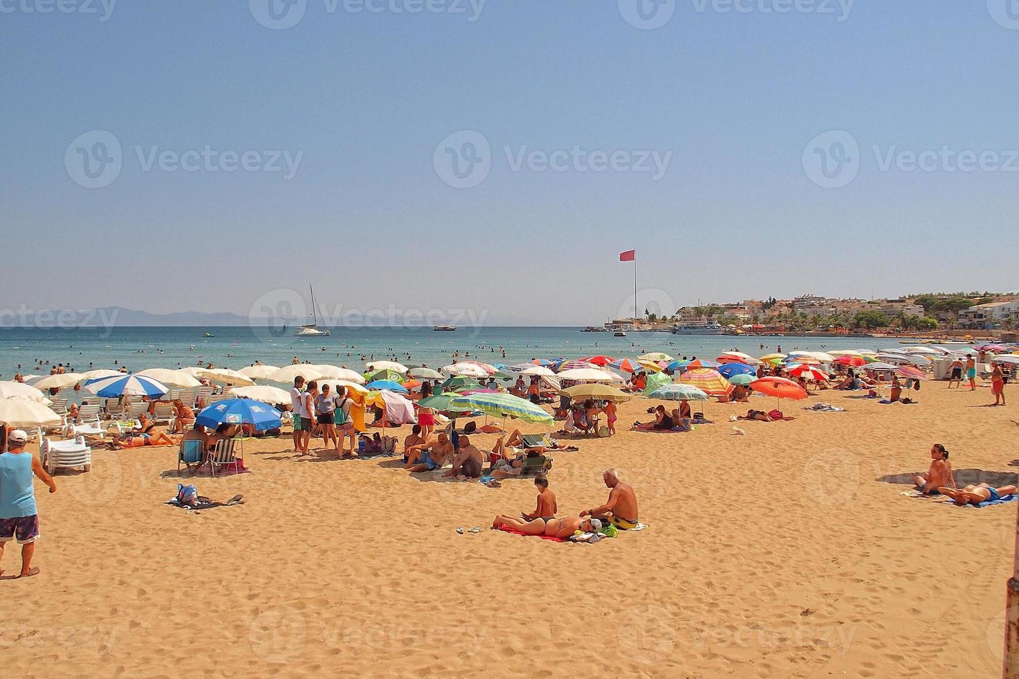 altinkum playa en didim, Turquía en un calentar verano fiesta día foto