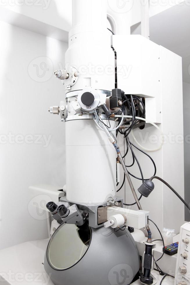 Electron microscope in a scientific laboratory used for diagnosis and research. photo