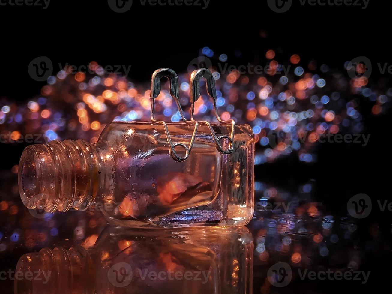 two pin photo with bokeh background