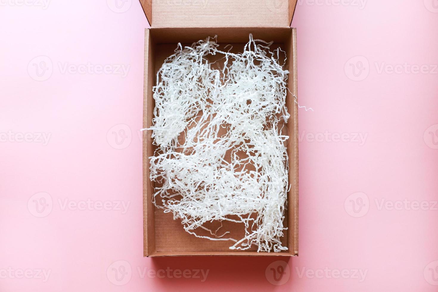 Open box mockup on pink background photo