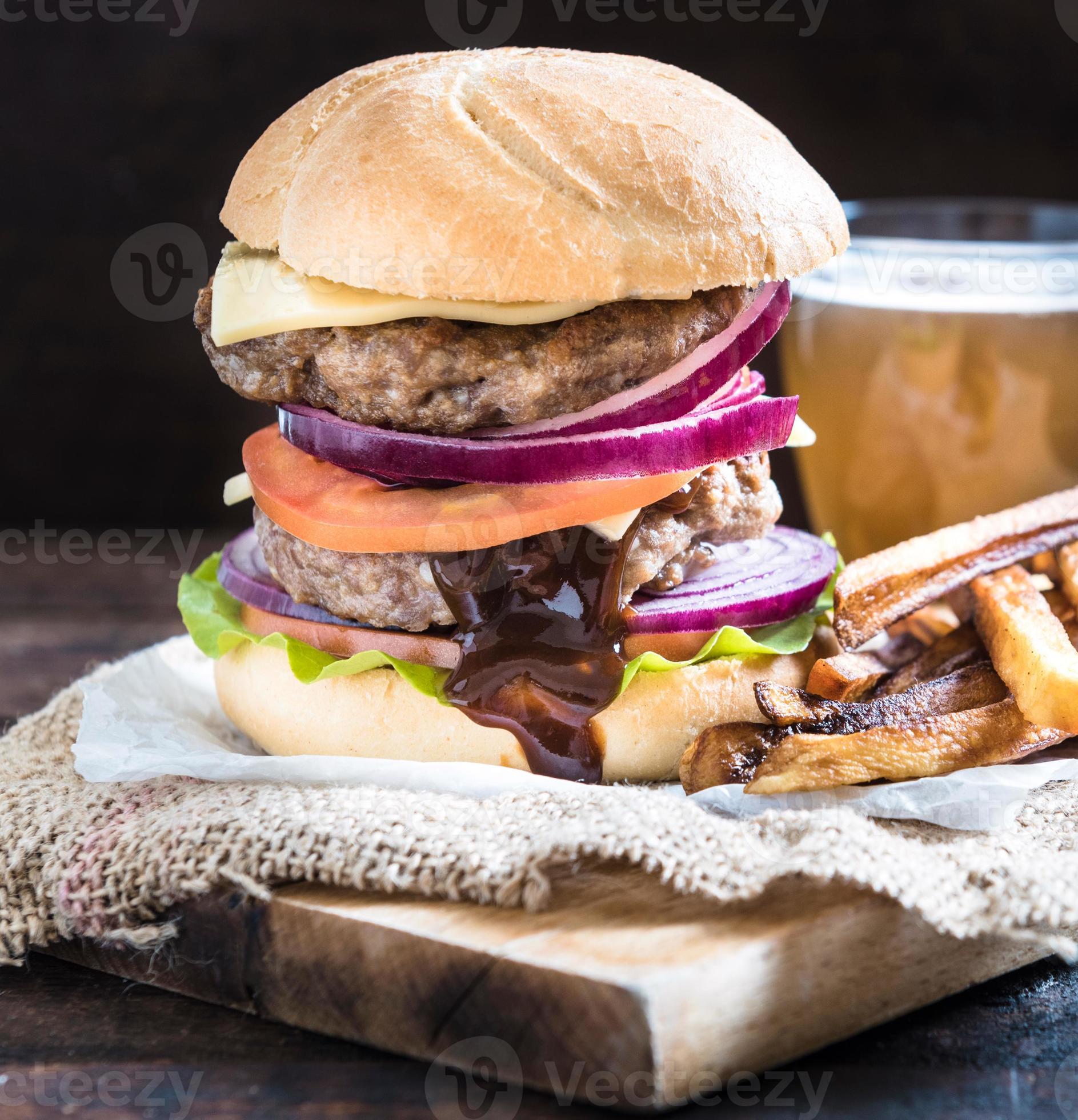 Double beef burger 22813649 Stock Photo at Vecteezy