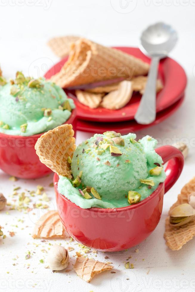 Pistachio ice crema photo