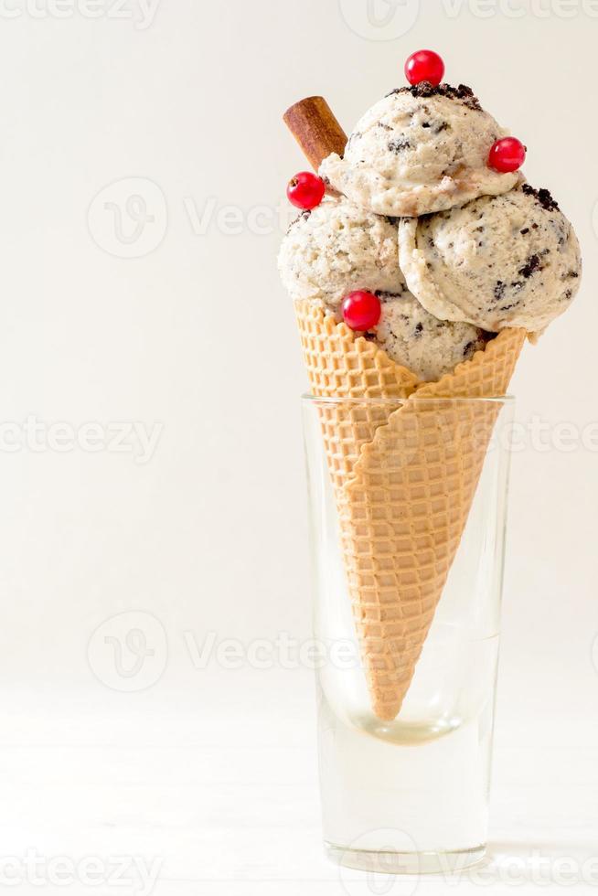 Stracciatella ice cream photo