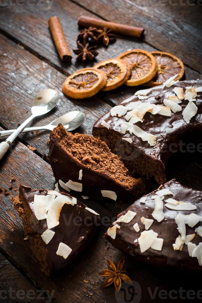 pastel de chocolate en rodajas foto