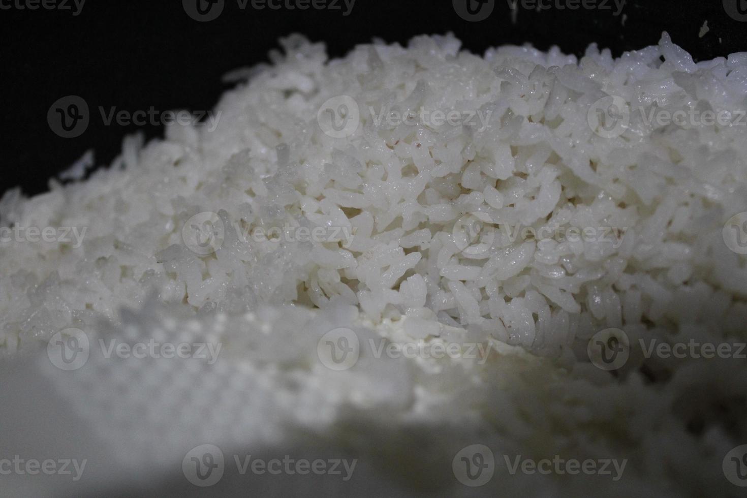 photo of white rice in the basin