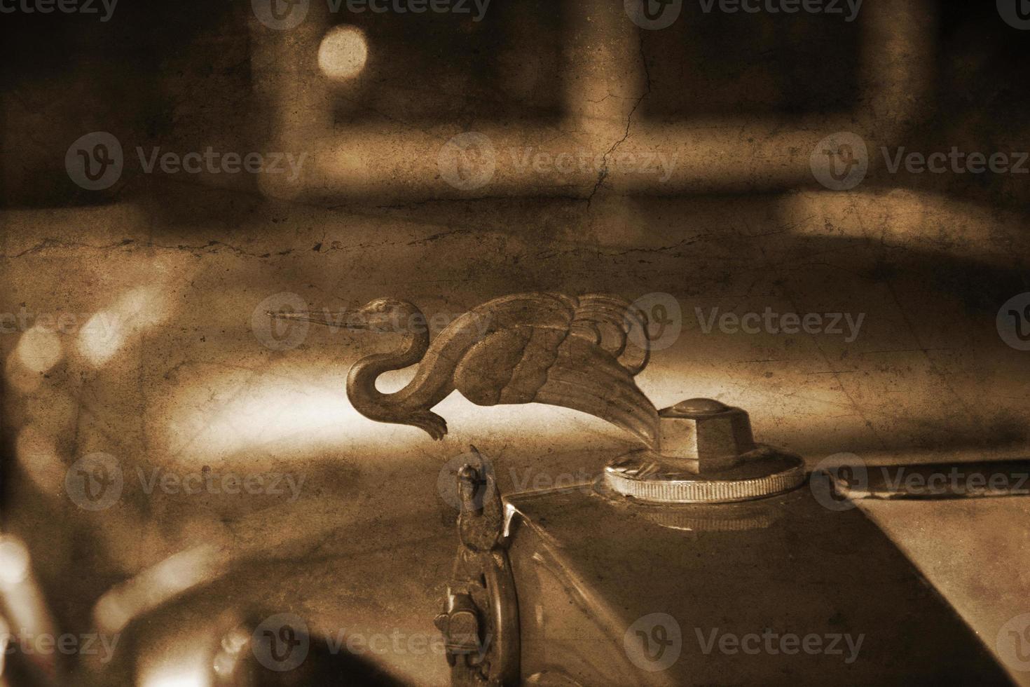 antiguo Clásico metal detalles coche en el museo de cerca foto