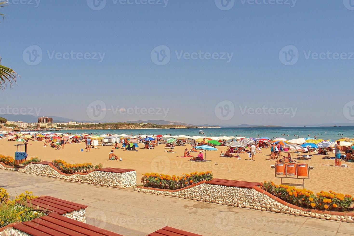 altinkum playa en didim, Turquía en un calentar verano fiesta día foto