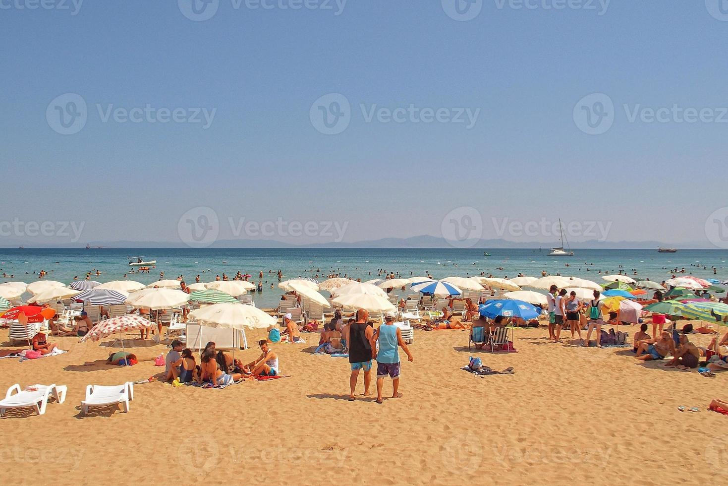 altinkum playa en didim, Turquía en un calentar verano fiesta día foto