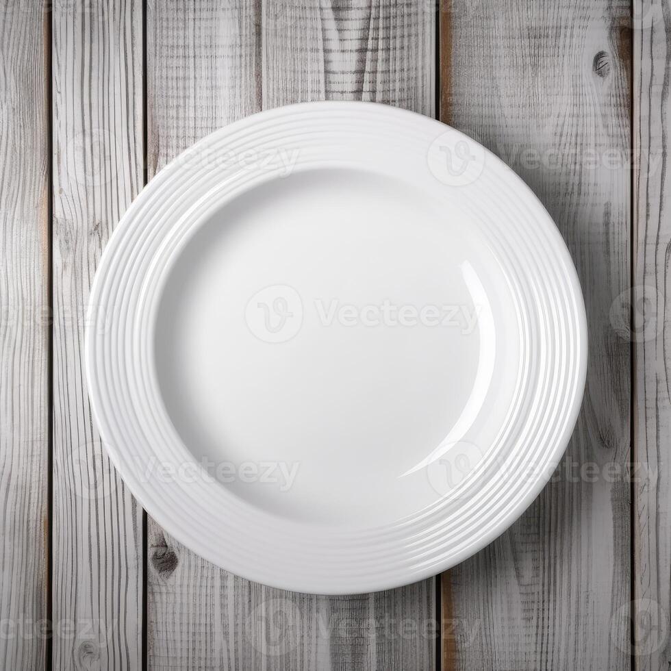 un vacío plato en un blanco de madera mesa. parte superior ver de blanco cerámico plato en blanco de madera. generativo ai. foto