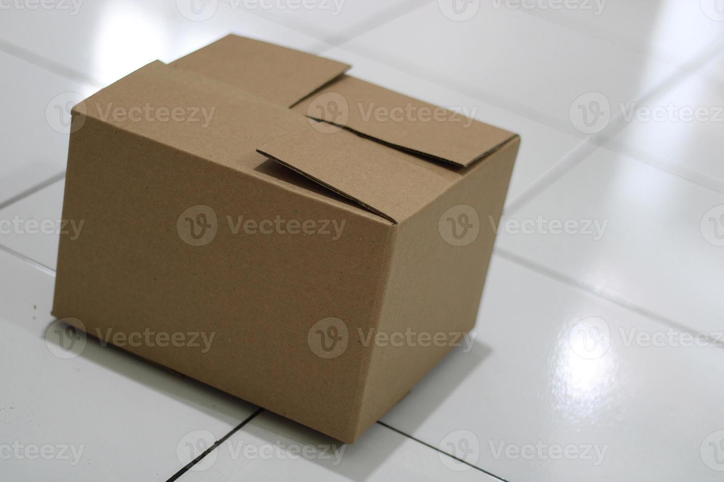 photo of empty brown box