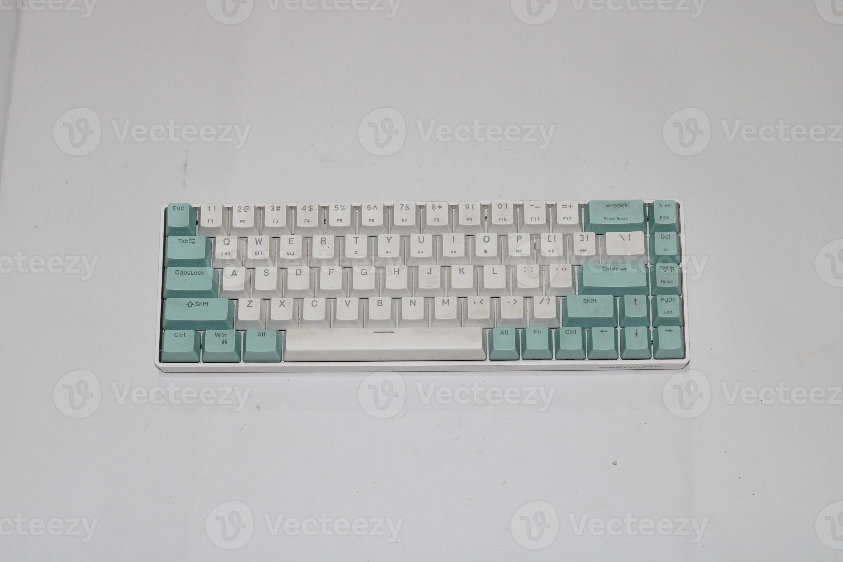 Keyboard photo with white background 22929437 Stock Photo at Vecteezy