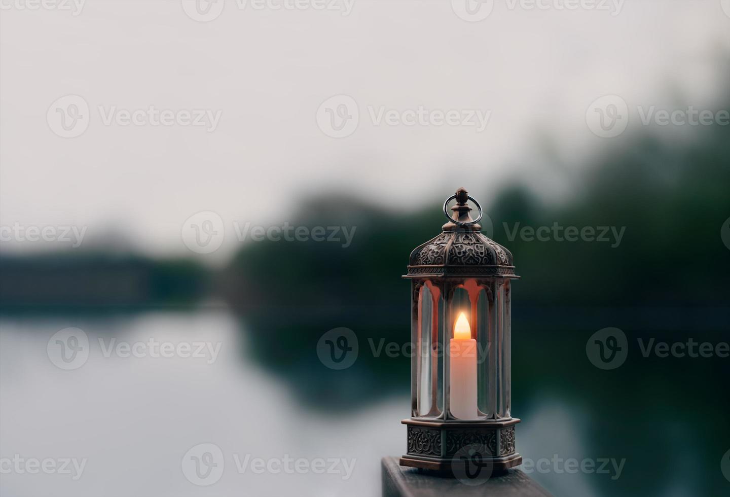 Ramadán Kareem, Arábica linterna con ardiente vela con borroso natural imagen de fondo para festivo saludo tarjeta, invitación para musulmán santo mes, eid mubarak, eid Alabama adha, eid Alabama fitr foto