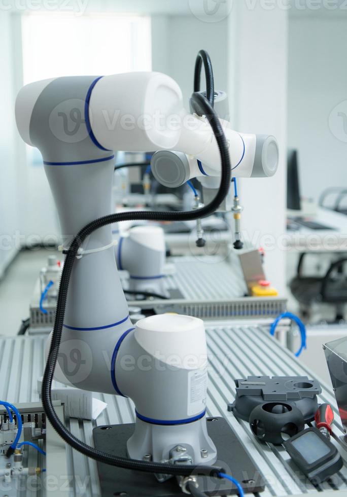 robot mano tecnología ese tiene estado usado en el más popular aplicaciones en todas industrias foto