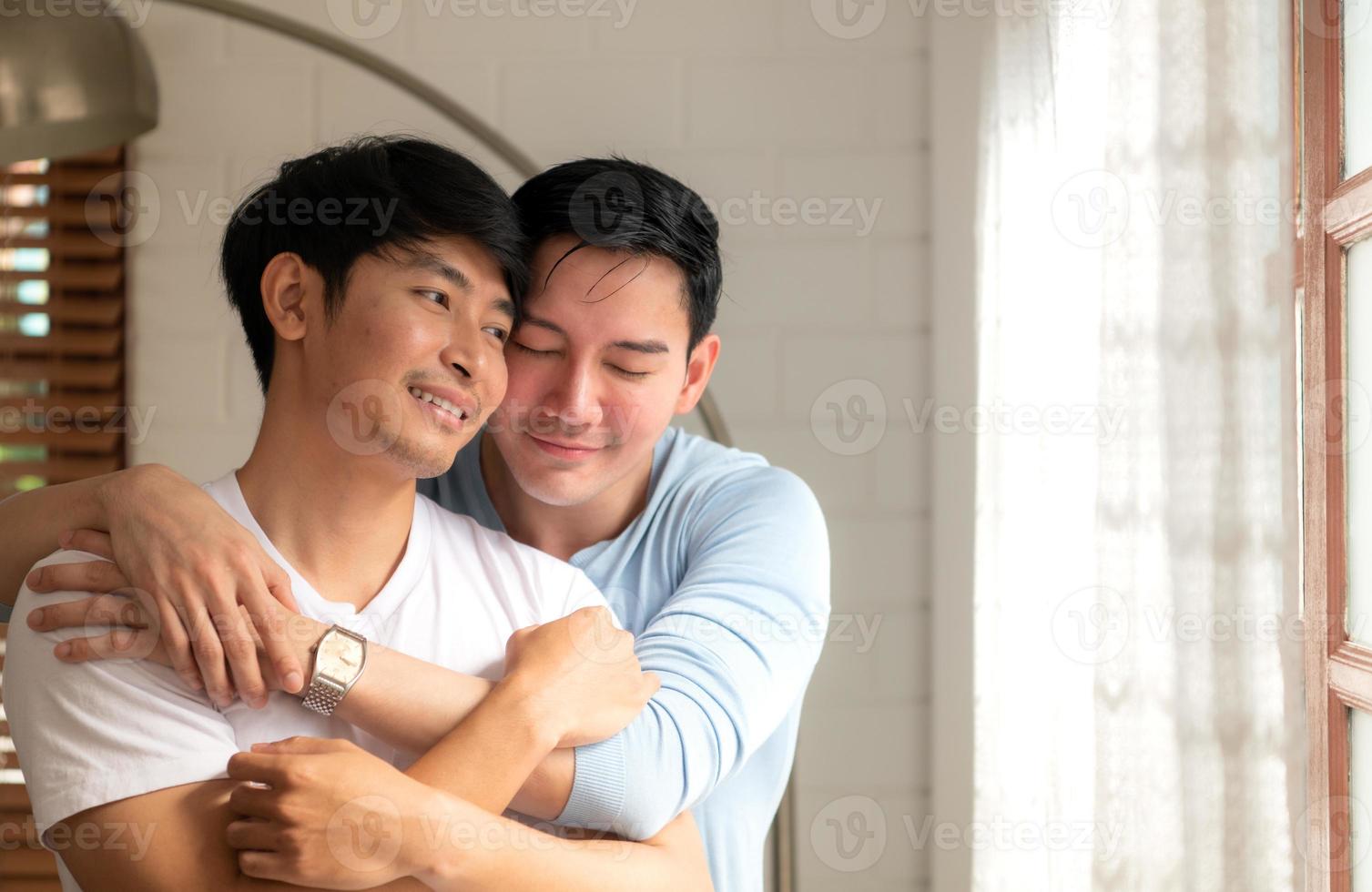 The happiness of group LGBT people is to love someone who is similar to us and to be loved in return. photo