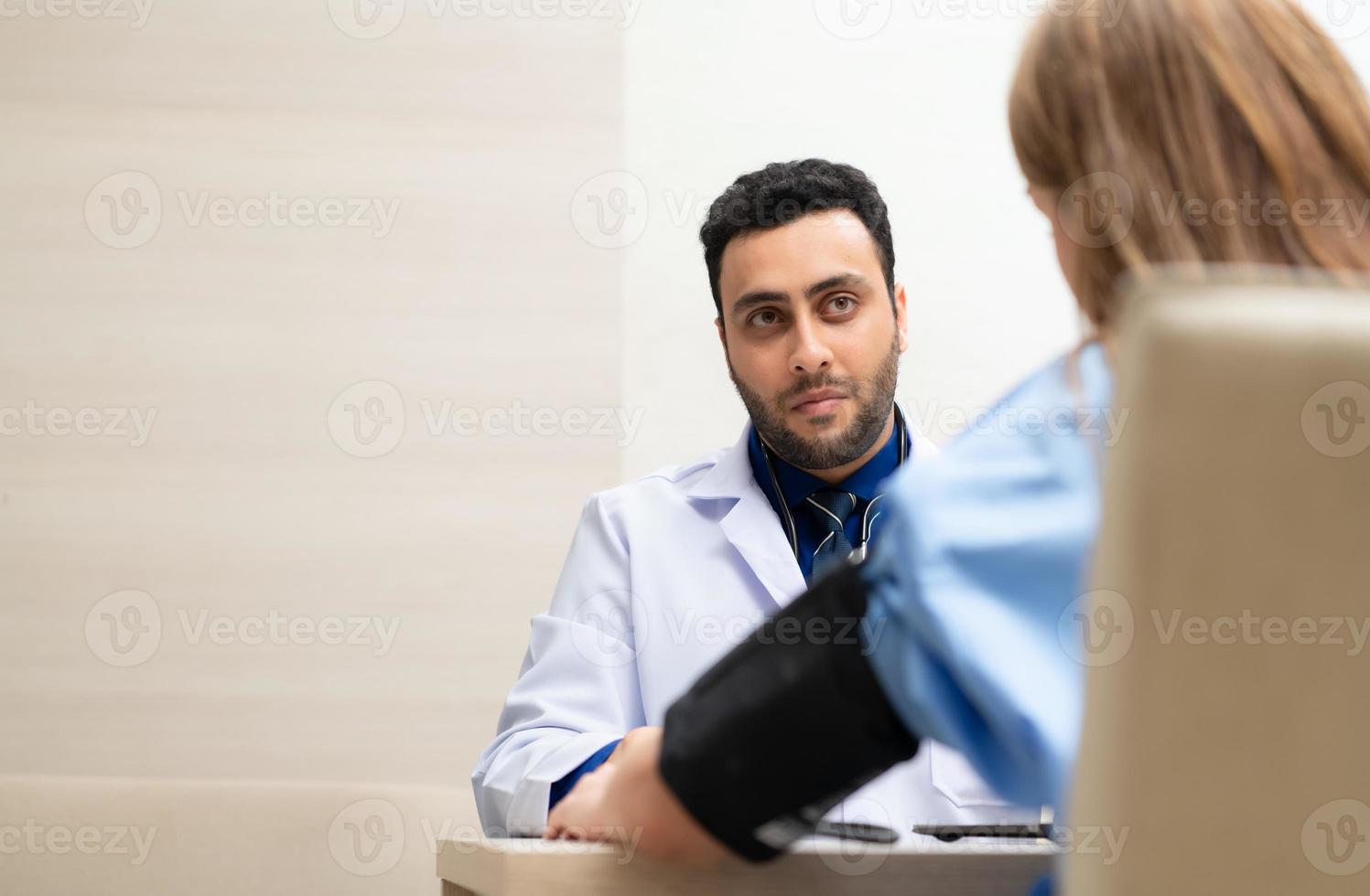 The doctor did a daily check-up and talked about the serious illness that had happened to the girl. to know the progress of treatment photo