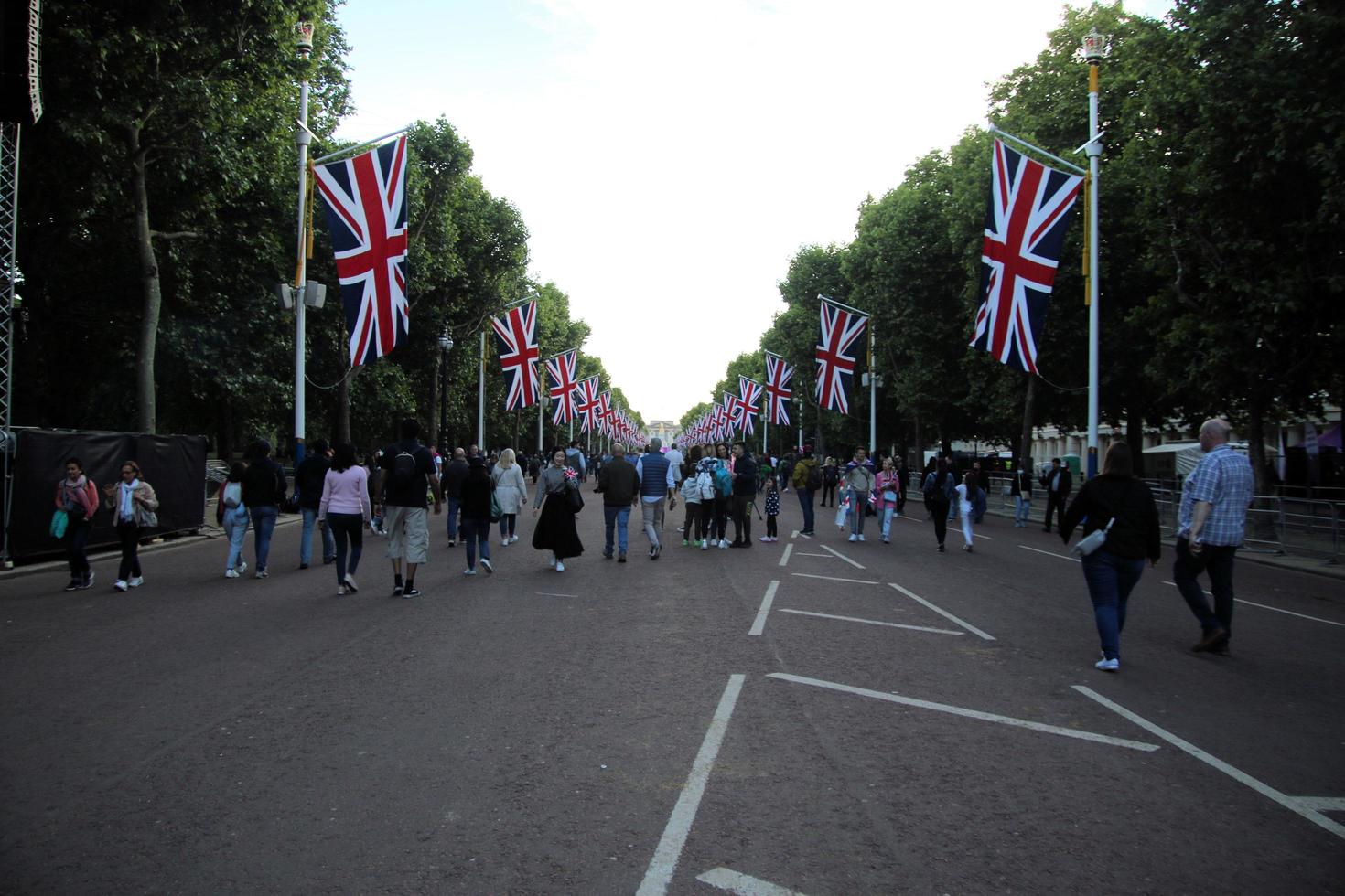 Londres en el Reino Unido en junio 2022. personas celebrando el platino aniversario en Londres foto