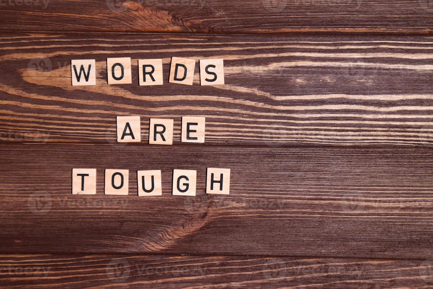 palabras son difícil frase, mensaje, en de madera antecedentes foto