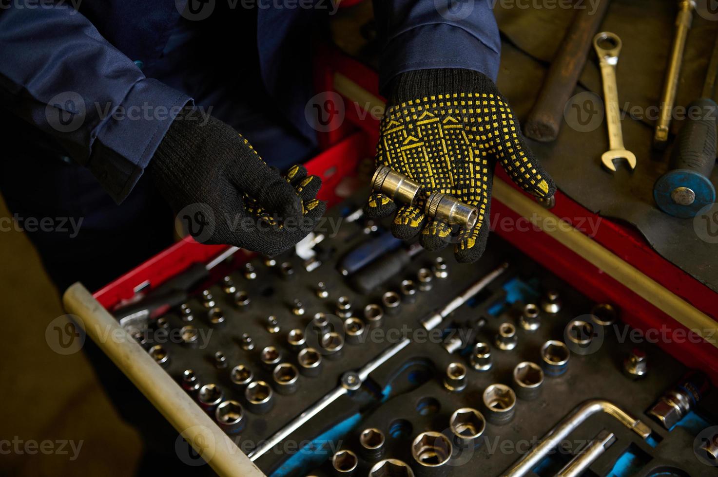 conjunto de torx para enchufe llave y mano herramientas y llaves de cerca  en caja. garaje