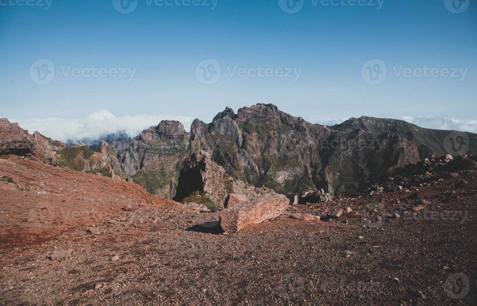 puntos de vista desde pico hacer arieiro caminata en Madeira, Portugal foto