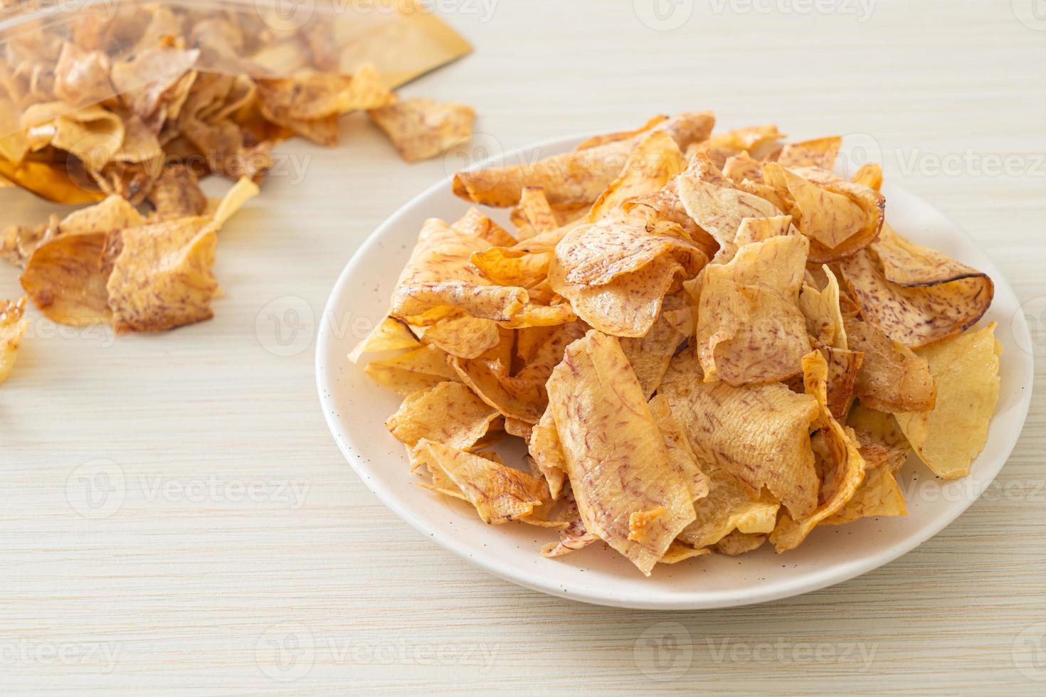 chips de taro dulce crujiente - snack foto