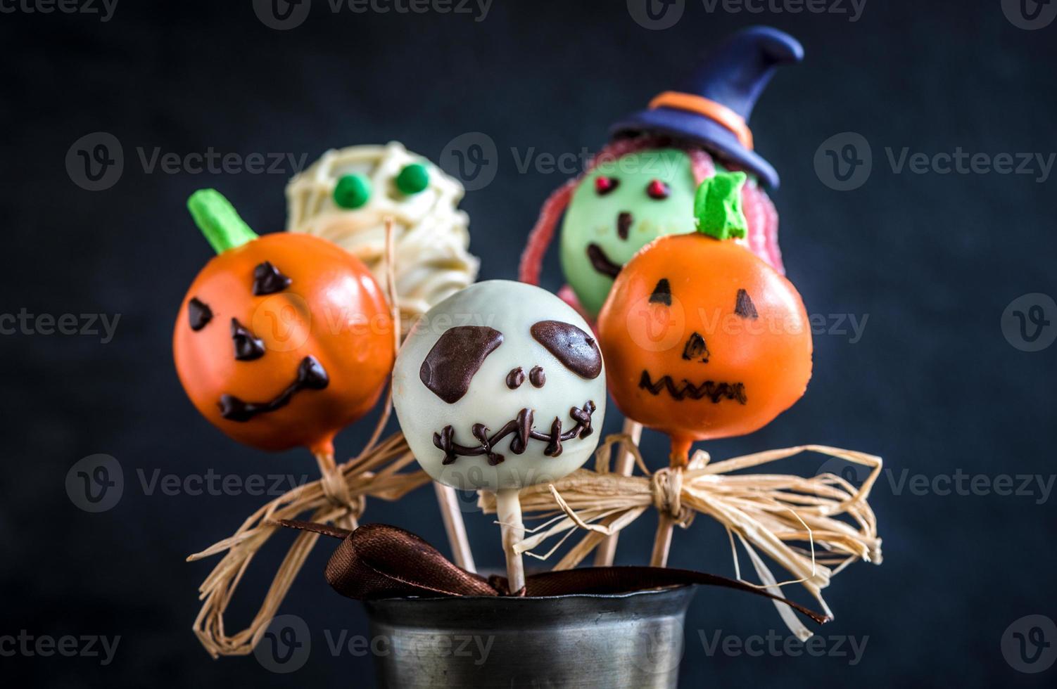 Halloween cake pops photo