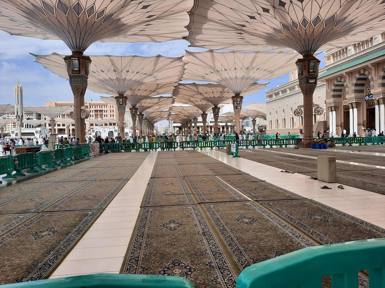 medina, saudi arabia, abril 2023 - hermosa fuera de ver de el profetas mezquita en medina foto