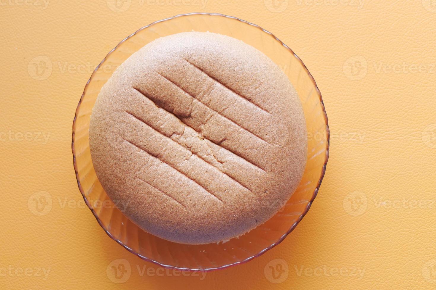 panadería pastel en un cuenco en mesa foto