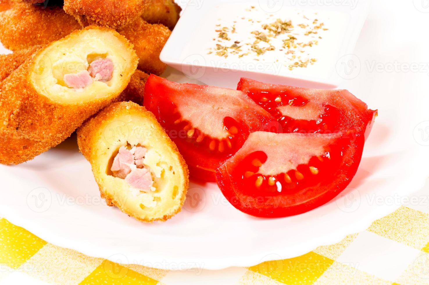 Potato and tomato 23032201 Stock Photo at Vecteezy