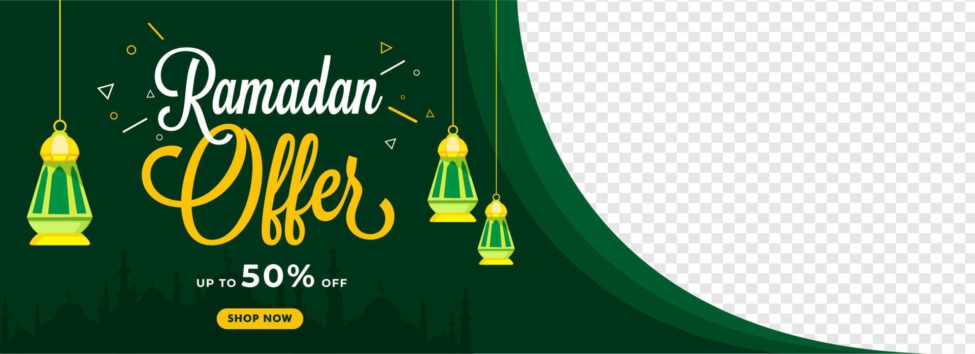 Ramadán rebaja encabezamiento o bandera diseño con descuento oferta y colgando linternas decorado en verde y png antecedentes. vector