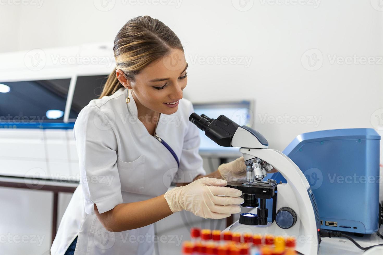 Il Microbiologo Clinico Coinvolto Nel Programma Di Ams