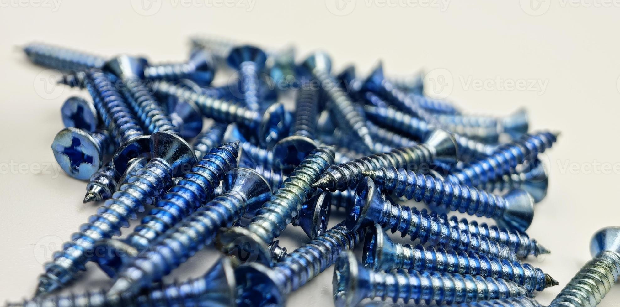 screws and bolts photo