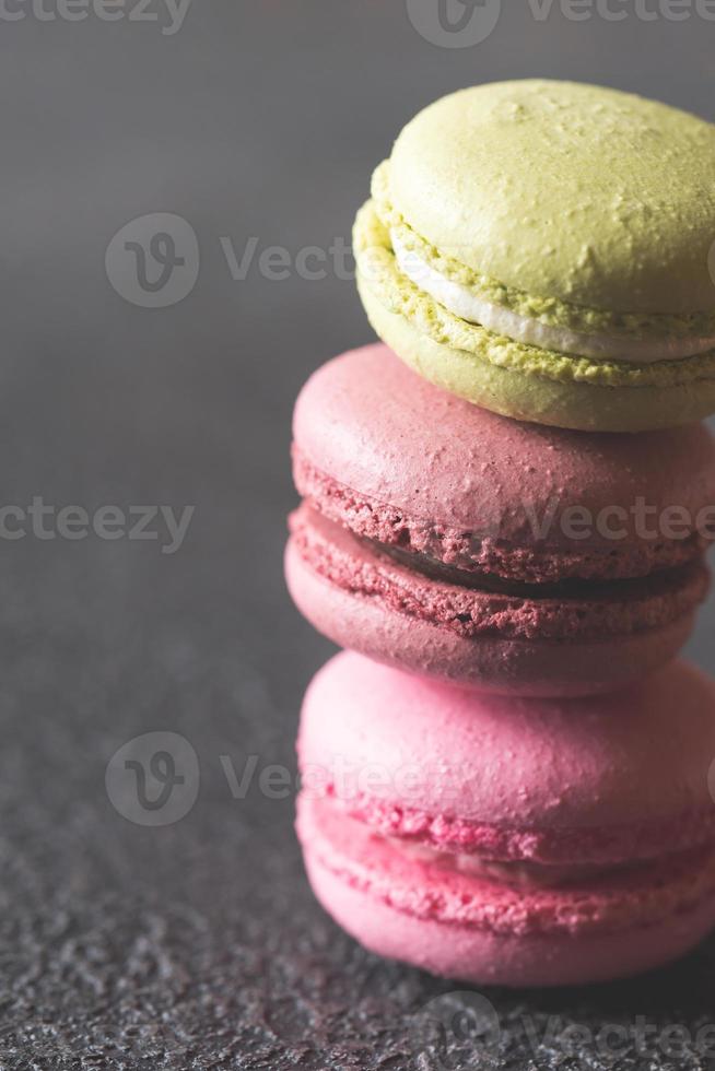 primer plano de coloridos macarons foto