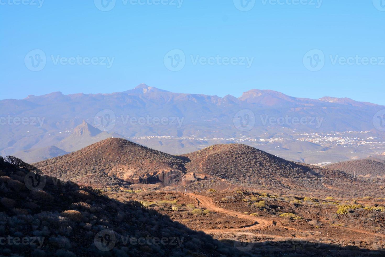 Scenic mountain view photo